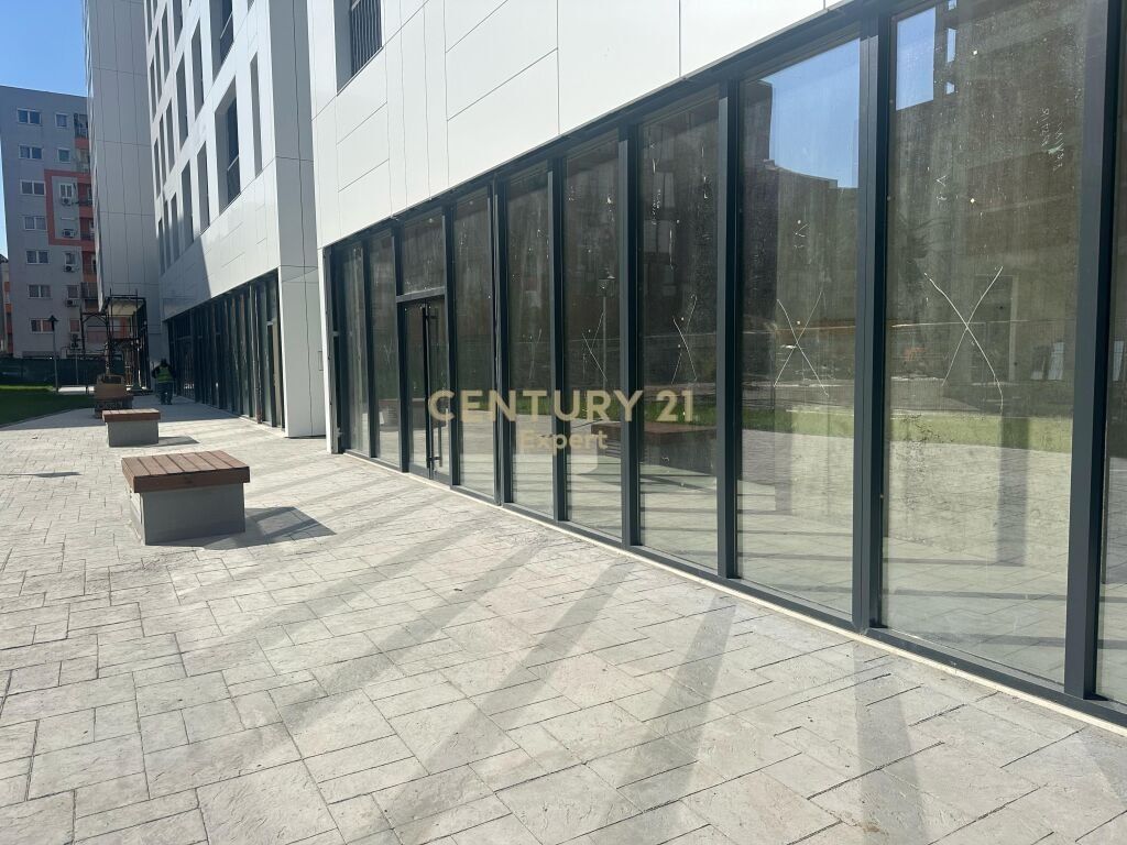 AFFITTO LOCALE COMMERCIALE DIVISO IN AMBIENTI PIÙ PICCOLI IN AFFITTO FRONTE STRADA, NUOVO BOULEVARD POSSIBILITÀ DUPLEX 10 POSTI AUTO !!