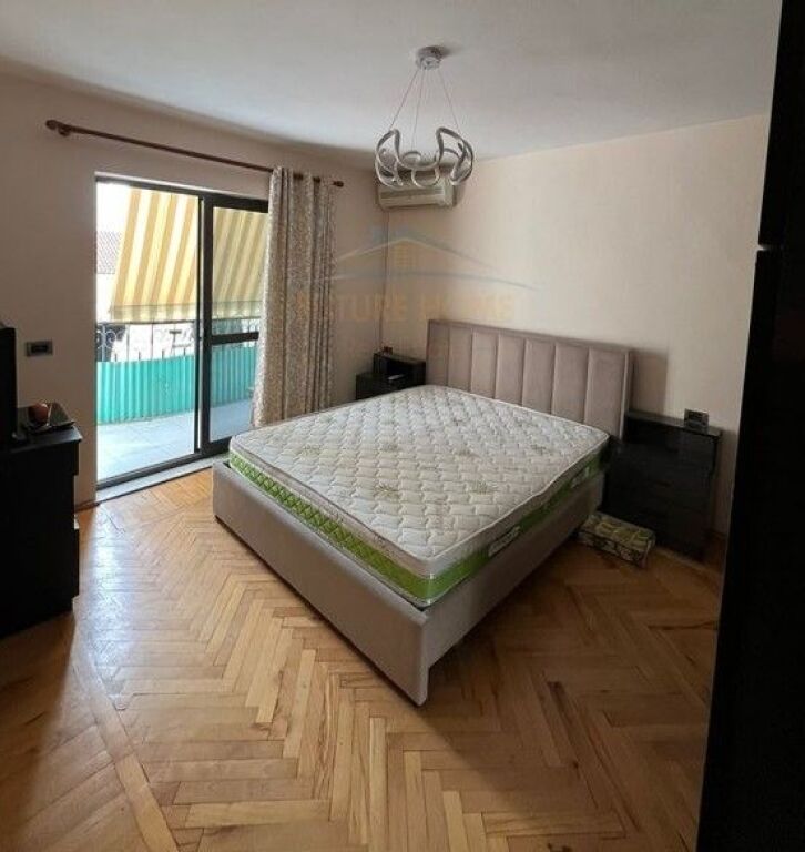 Qera, Apartament 2+1, Pazari i Ri, Tiranë.