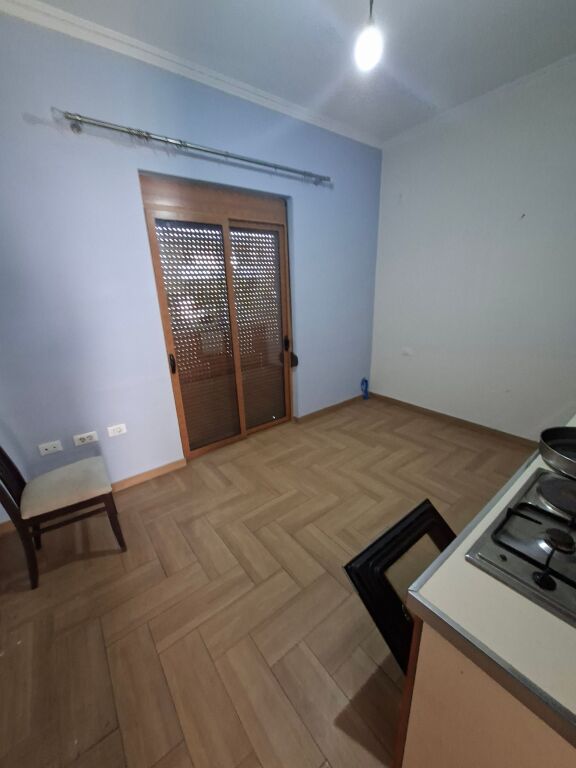 APARTAMENT 3+1+2 ME QIRA KODRA E PRIFTIT