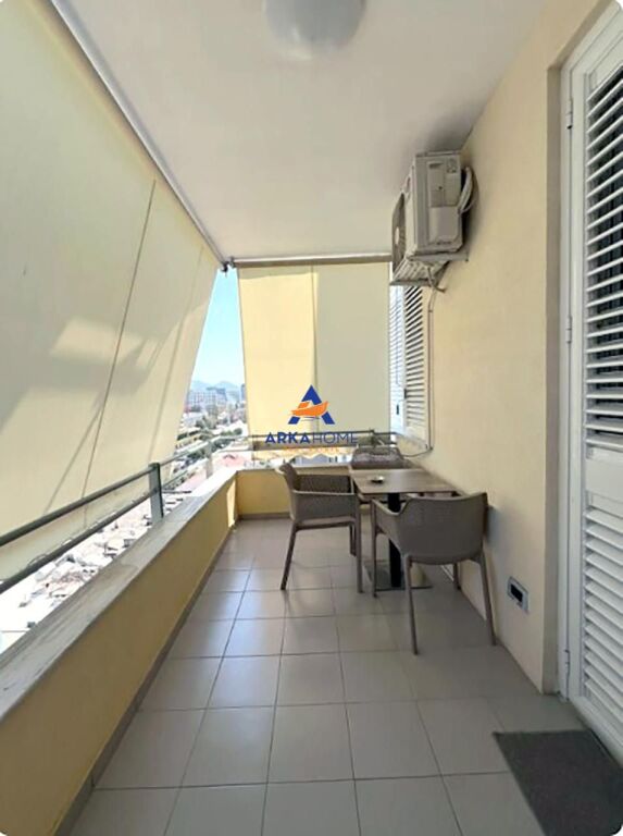 JEPET APARTMENT ME QERA 1+1+BALLKON "SHESHI SKENDERBE, QENDER" 870 EURO