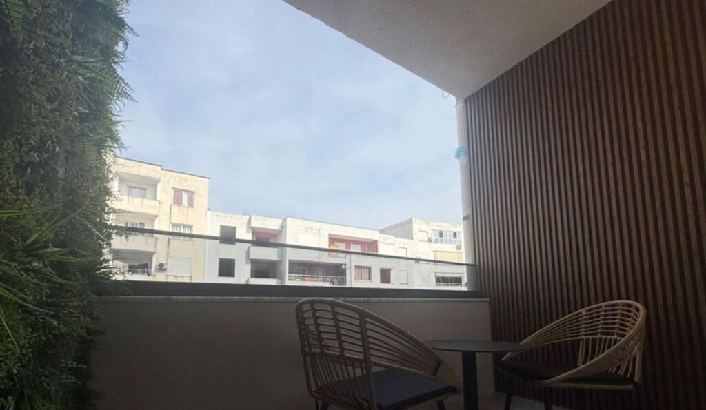 Shitet apartament modern 2+1+2