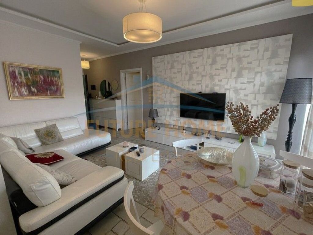 Shitet, Apartament 1+1, Rezidenca "Kodra e Diellit 1", Tiranë.