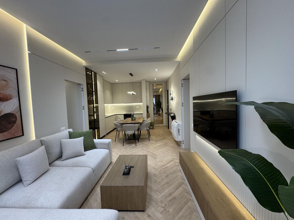 APARTAMENT MODERN PËR QIRA GARDEN BUILDING Rruga e Kavajes !