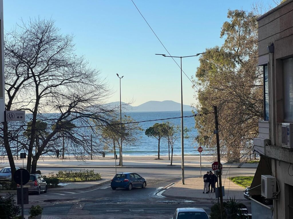 QIRA 1+1 LUNGO MARE 380 EURO