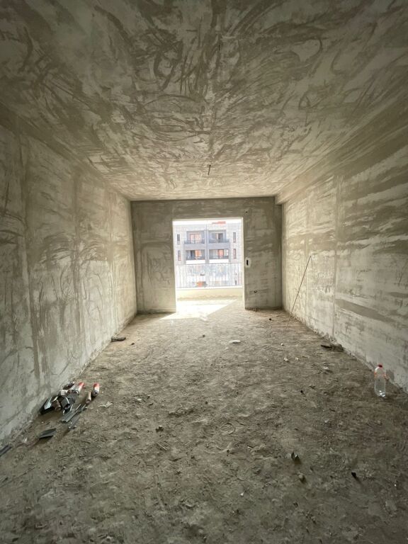 Shitet apartament 1+1 Kamez