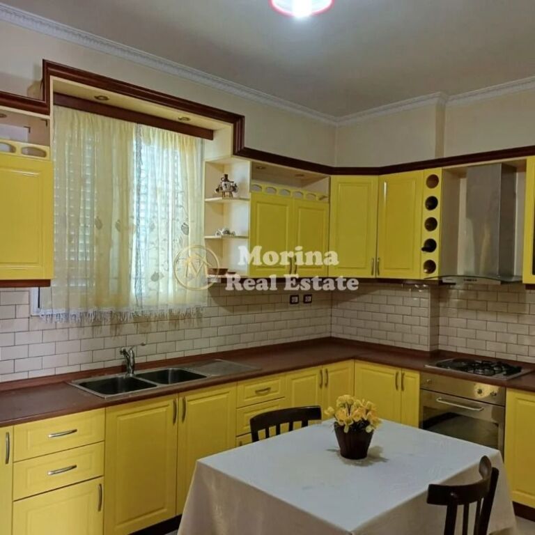 Qera | Vilë 4 + 1 | Fier | 2500 €/muaj