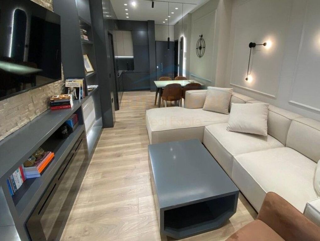 Affitto, Appartamento 1+1, Via Kavajes, Tirana.