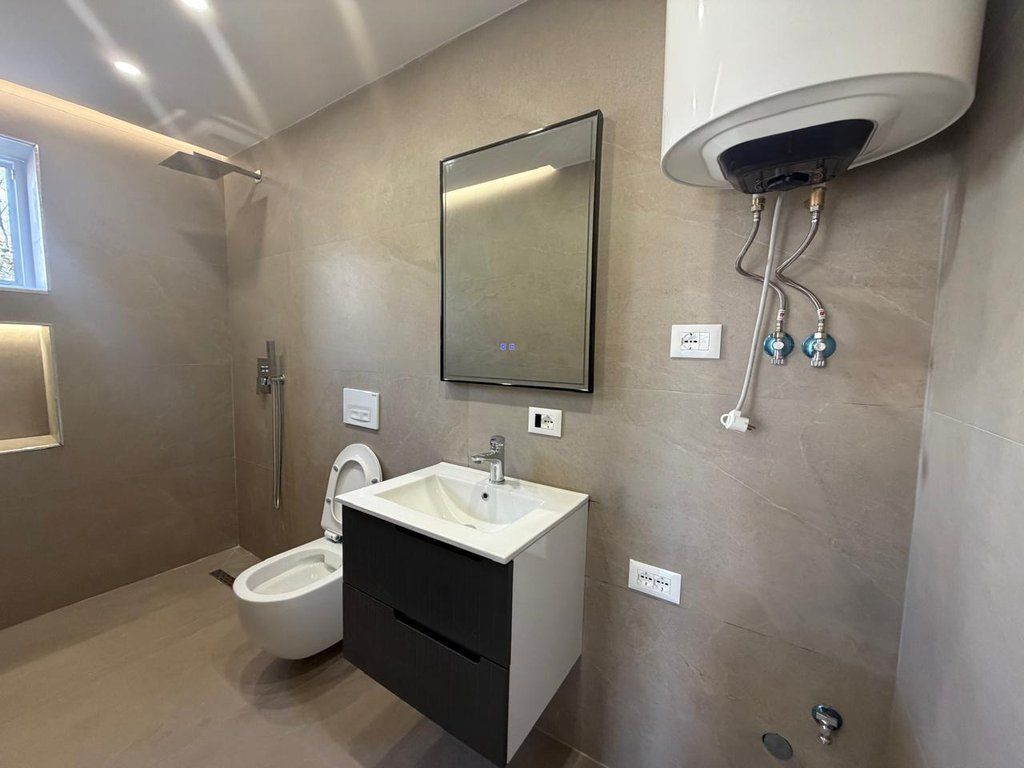 Shitet, Apartament 1+1 , Rruga Mine Peza, Tiranë