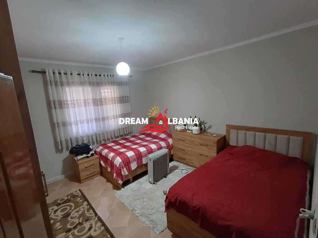 Shtepi Private ne shitje ne Rrugen “Jordan Misja” prane shinave te Trenit ” ne Tirane (ID 4141041)