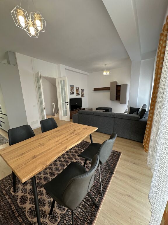 Jepet me qira vile 3 kateshe ne Farke me 2 poste 🅿️