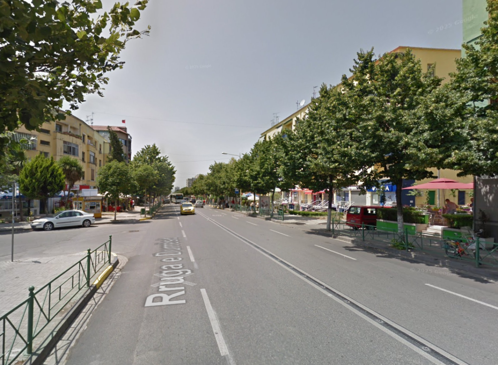 Dyqan me qera tek Rruga e Durrësit Tirane