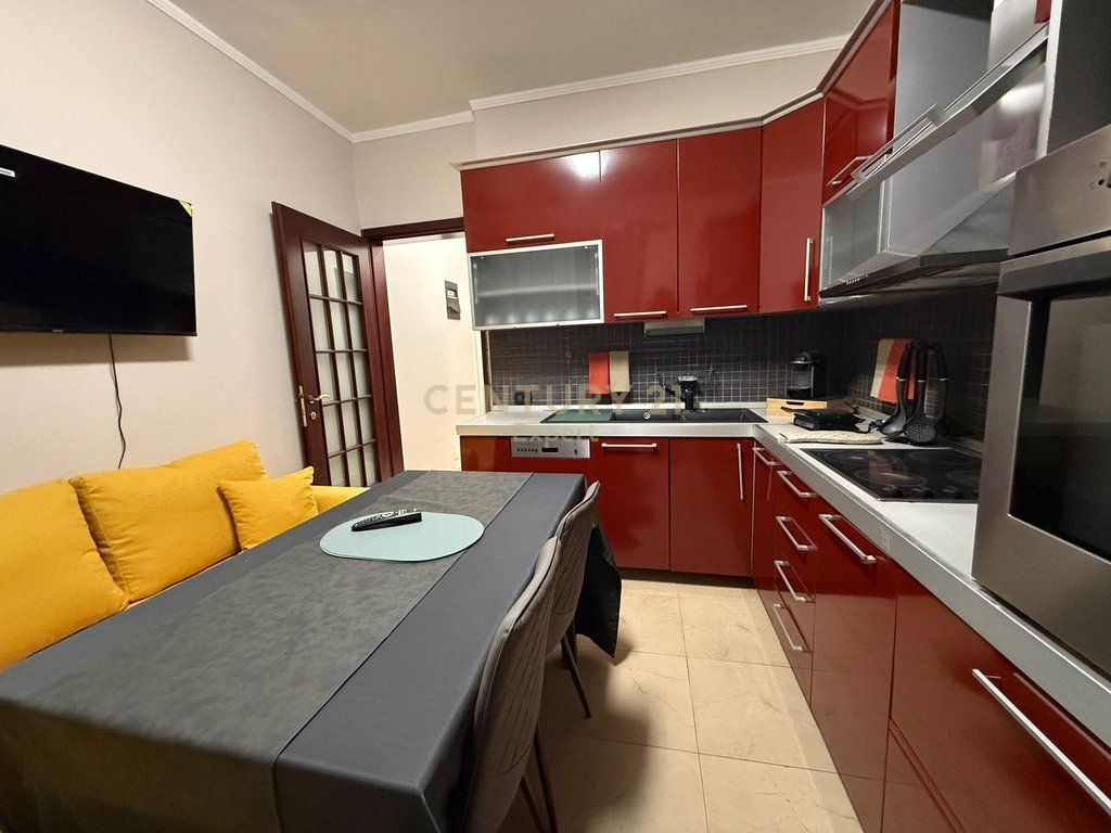 Shesim apartament 2+1 në Rruga e Durrësit, Tirana