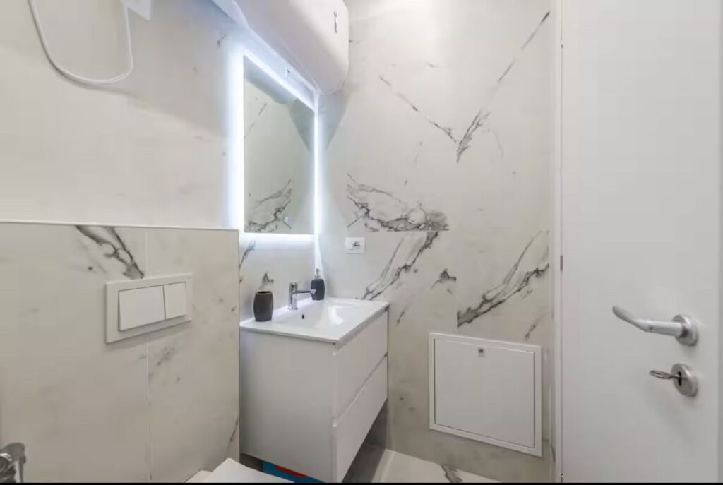 For rent Apartment 1+1, Myslym Shyr near Dite Nate Pharmacy 800 thousand leke