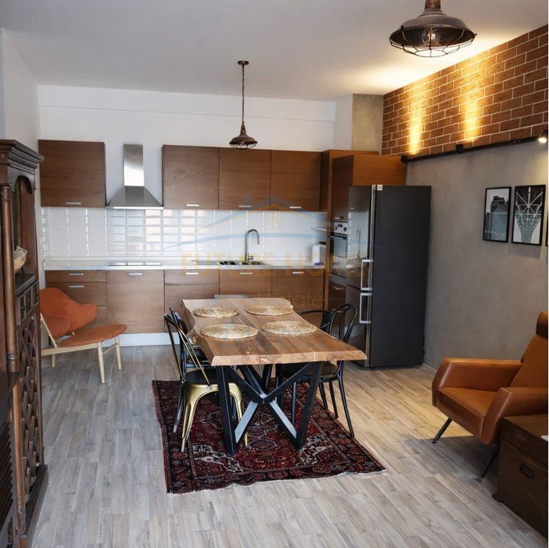 Shitet, Apartament 2+1, Green City, Tirane.