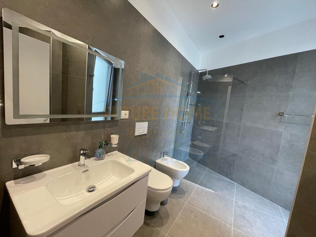 Affitto, Villa su 3 piani, Green Valley, Lago Secco, Tirana