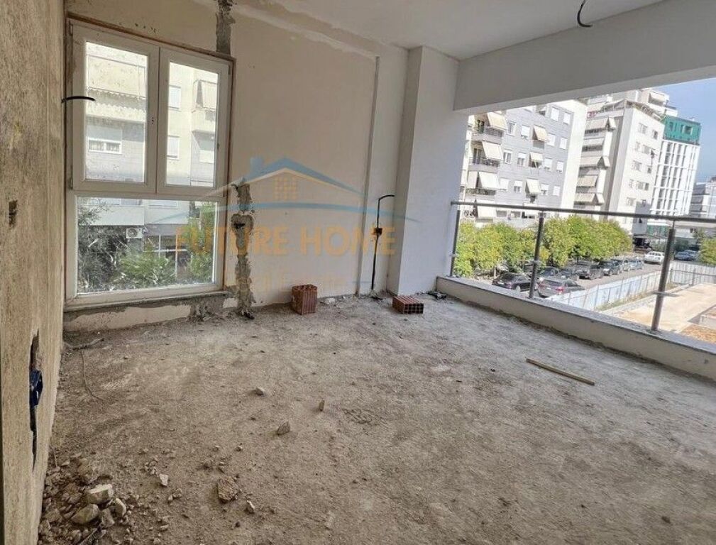 Qera,Ambjent per Zyra, Kompleksi Kika 2,Tirane