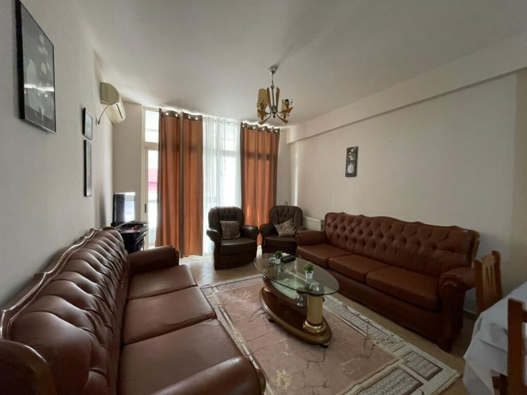 Apartament 1+1 per qira tek Kika 1 tek Komuna e Parisit.