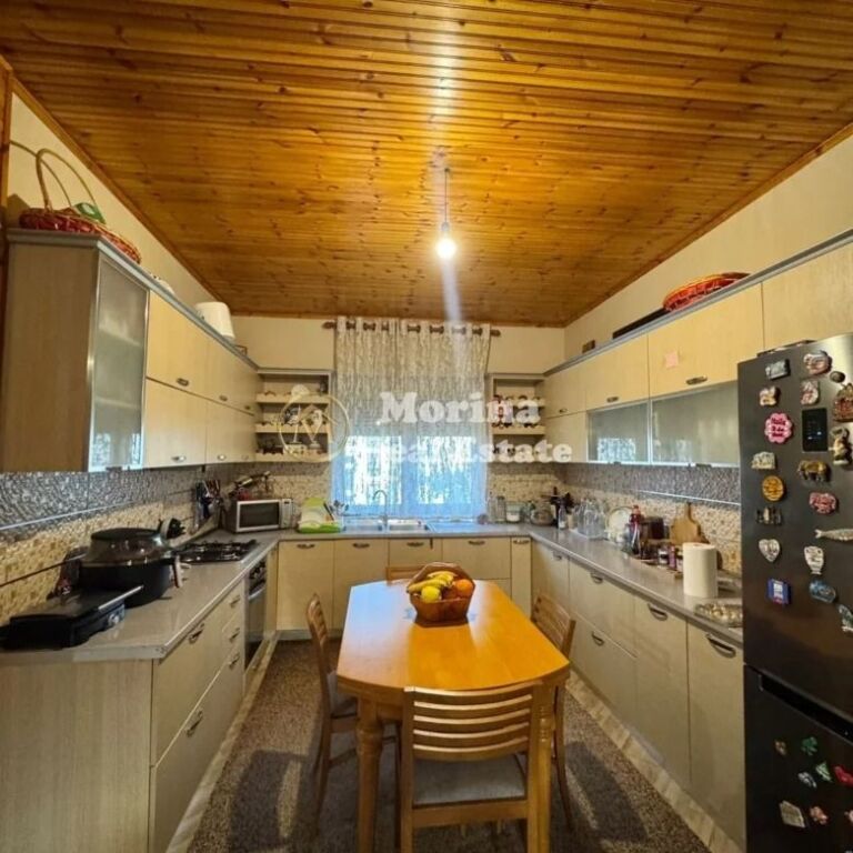 Shitje | Apartament 3 + 1 + 2 | Tregu Elektrik | 170000 €