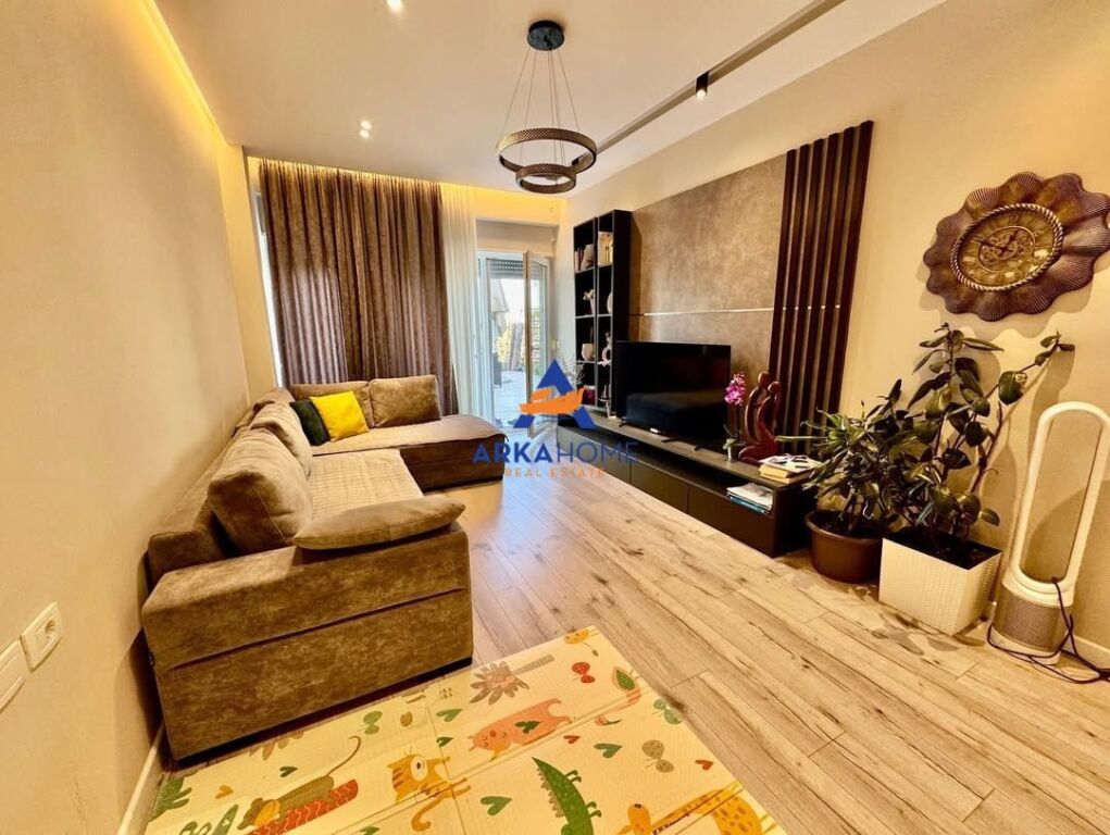 SHITET TRIPLEX " KODRA E DIELLIT 2 " 335.000 EURO