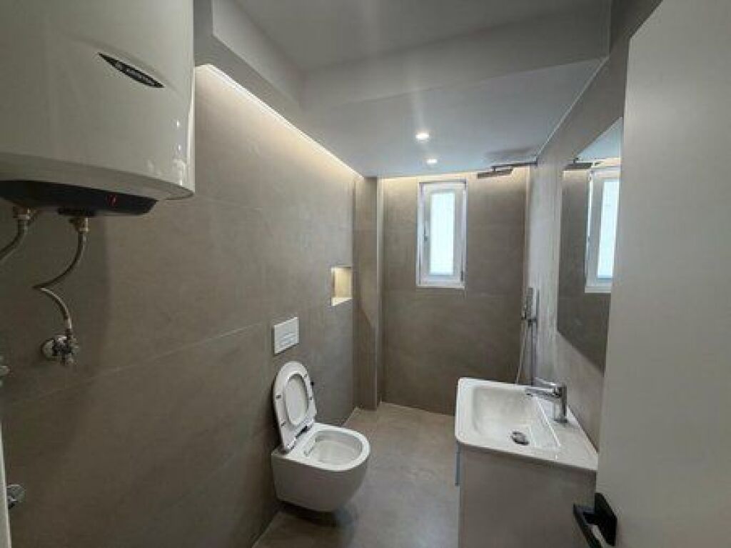 For sale, Apartment 1+1, Mine Peza Street, Tirana