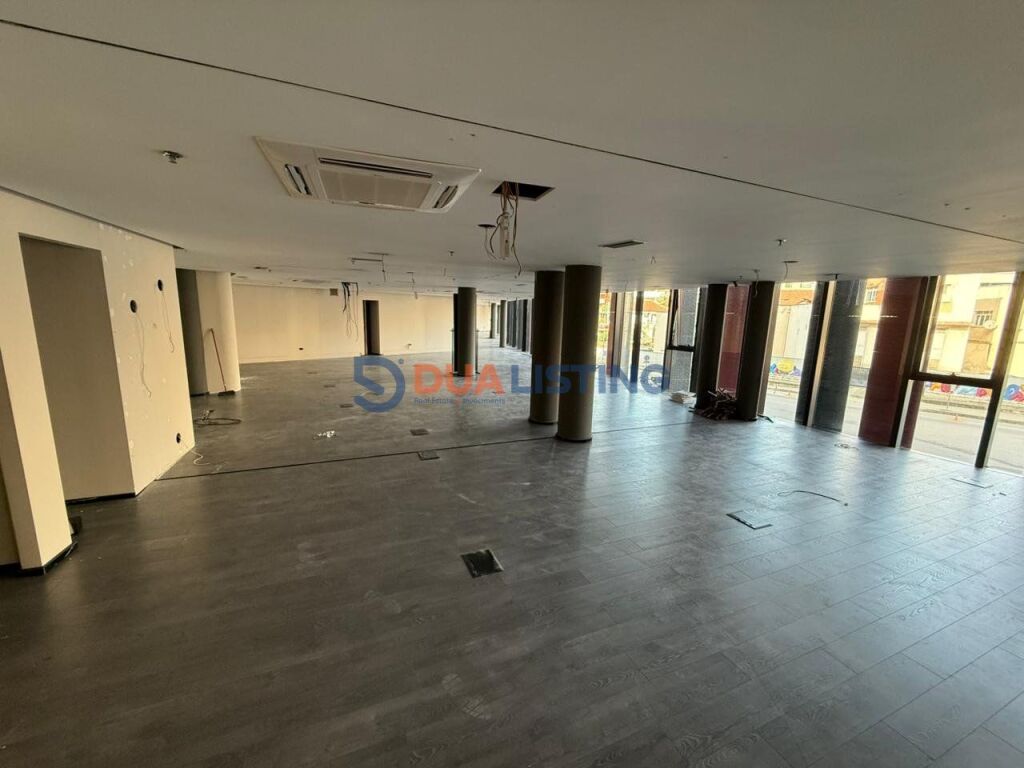 🏢 Office Space for Rent – Air Albania