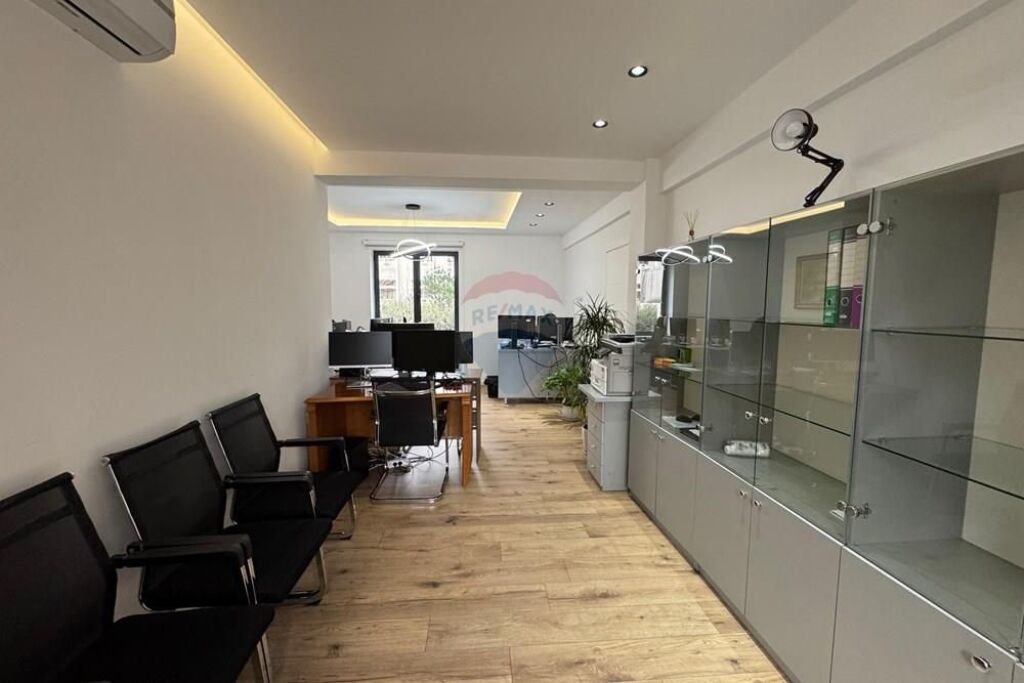 Apartment - For Rent - Zogu I Boulevard, Tirana