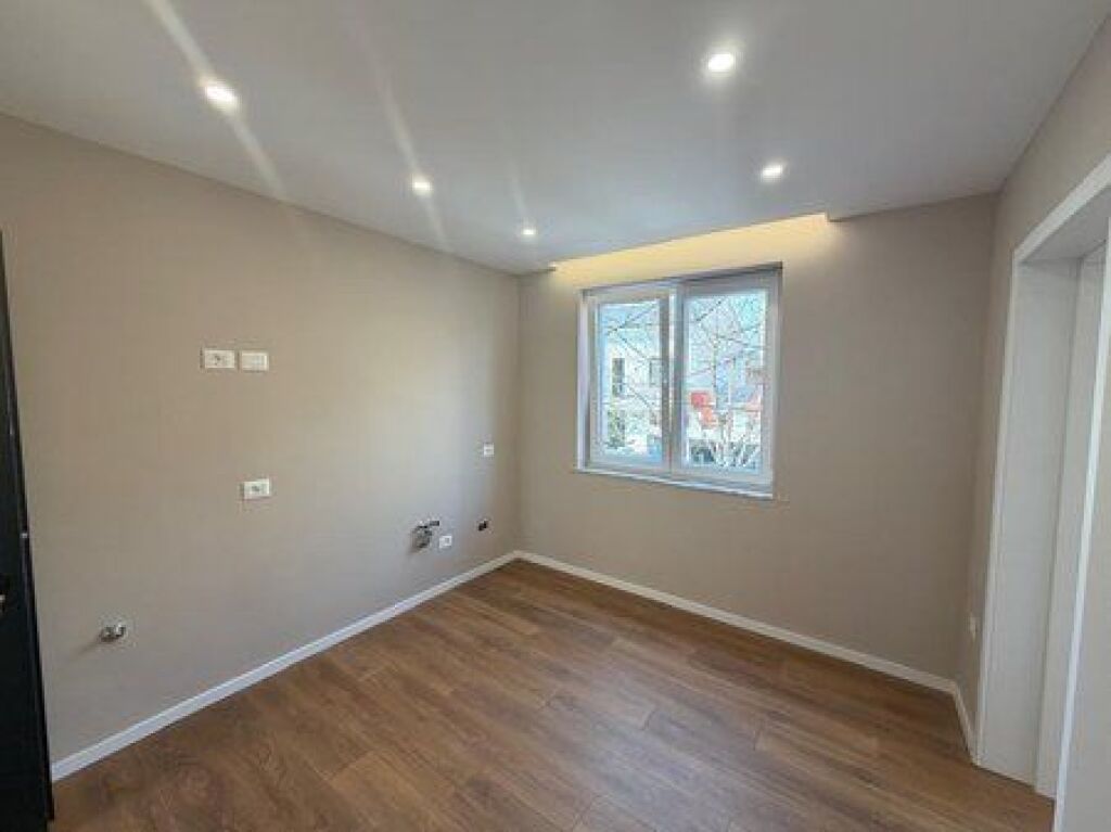 For sale, Apartment 1+1, Mine Peza Street, Tirana