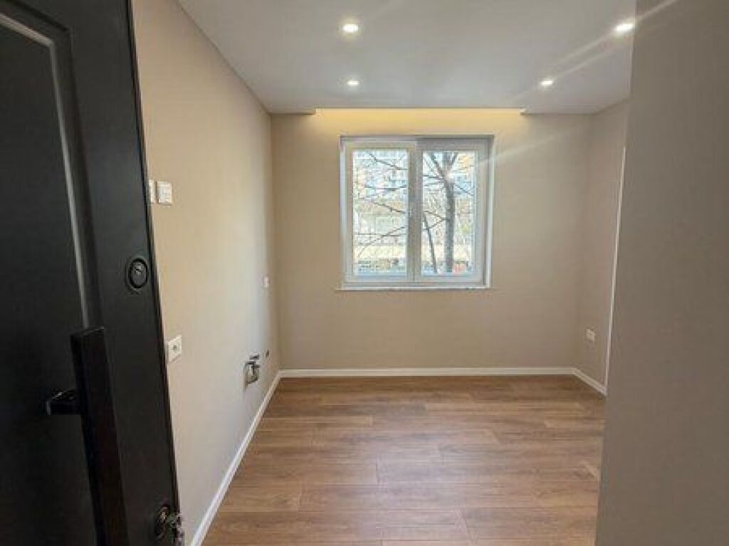 For sale, Apartment 1+1, Mine Peza Street, Tirana