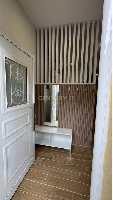 QENDER, APARTAMENT 1+1 PER QIRA