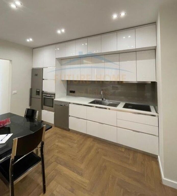 Qera , Apartament 2+1+Post Parkimi , Pazari i Ri