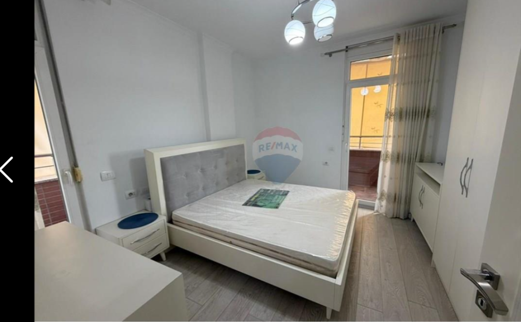 Apartment for sale 2+1+2 in Xhamllik