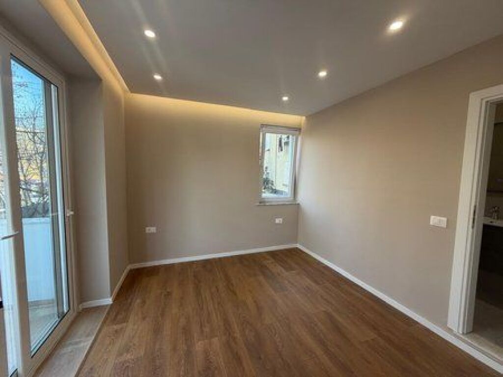 For sale, Apartment 1+1, Mine Peza Street, Tirana