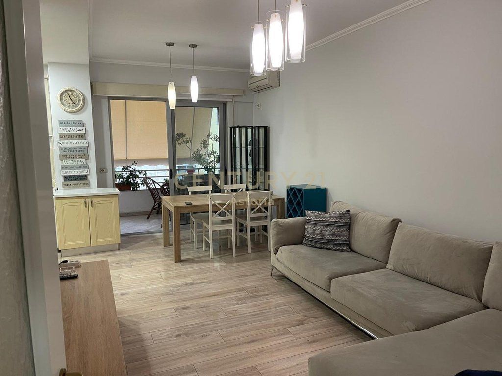 Appartamento 2+1+2 + Garage in Vendita