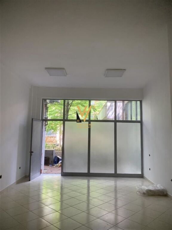 SHITET DYQAN 38 M2 TE RR.ISLAM ALLA 145.000 EURO
