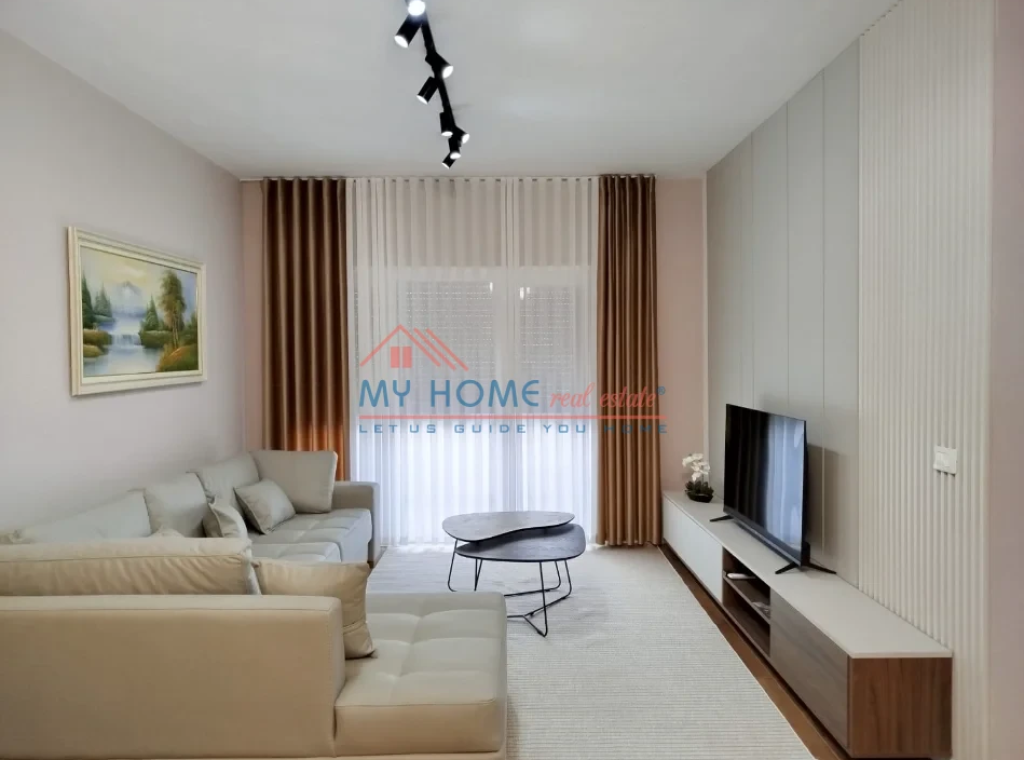 Appartamento 1+1 in affitto dietro la Scuola Rossa a Tirana