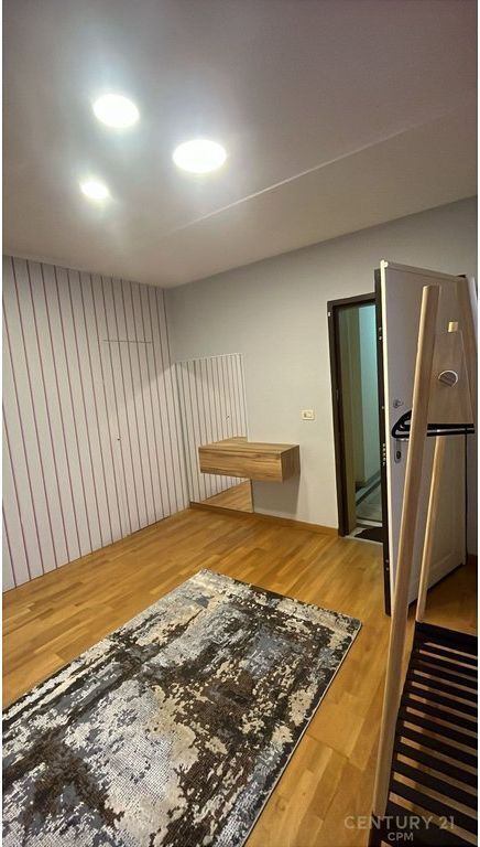 Apartament 3+1+2 Me Qira tek NOBIS, Liqeni i Tiranës