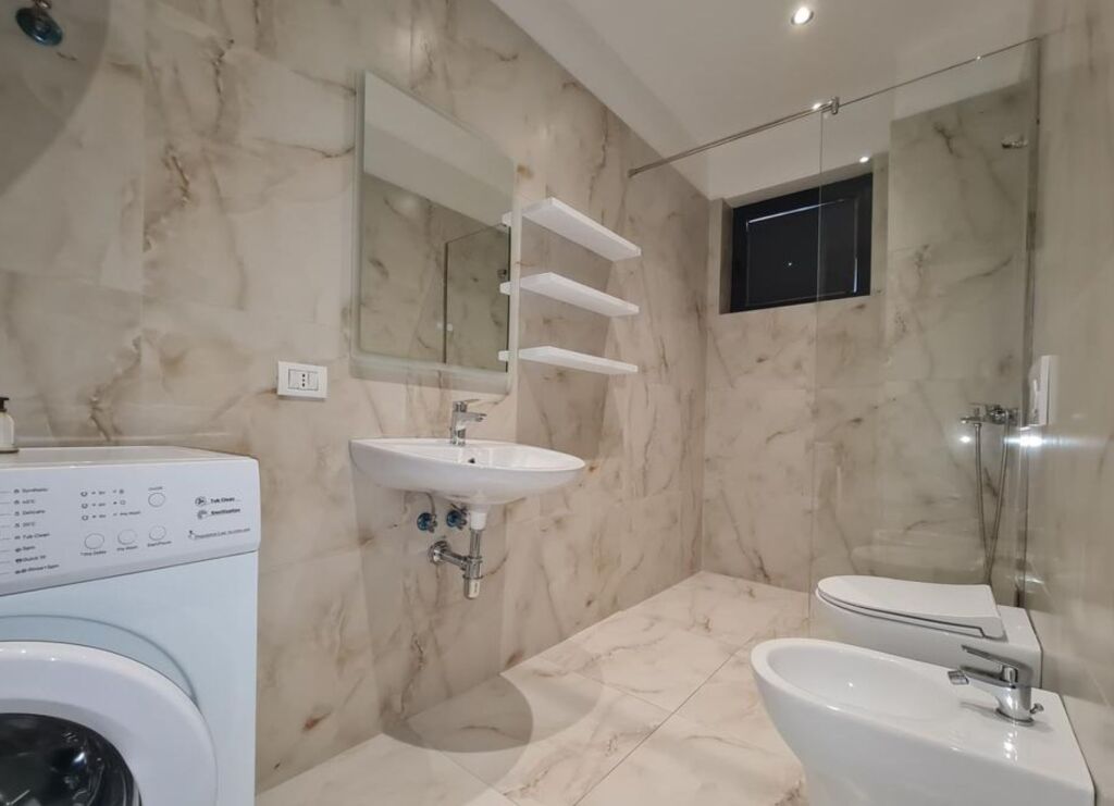 Ofron me qera apartament 2+1