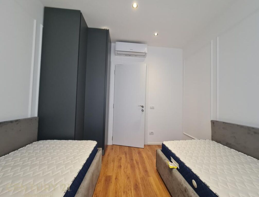 Ofron me qera apartament 2+1