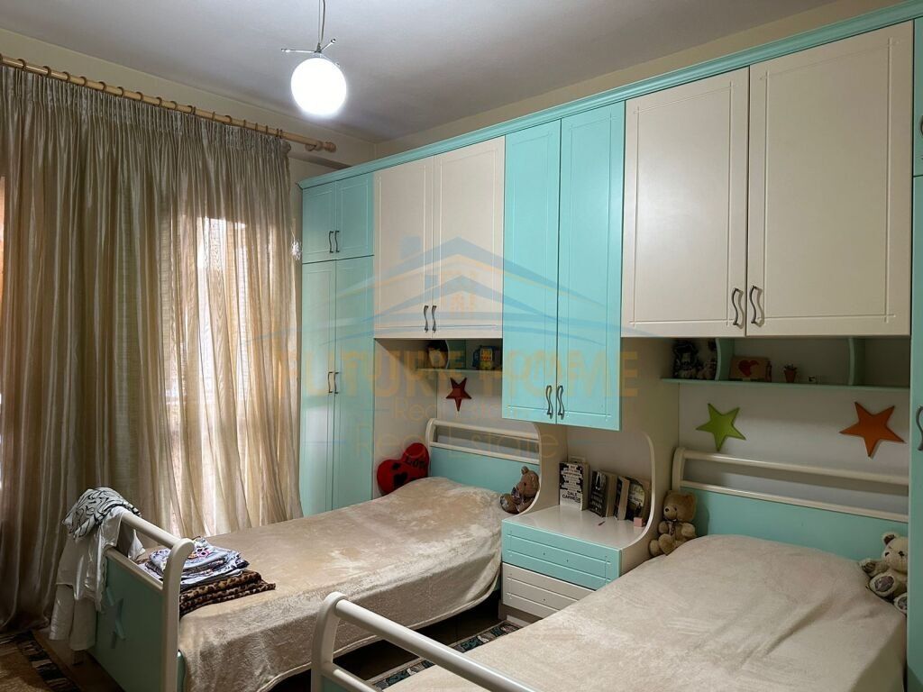 Shitet apartament 2+1+2 5 Maj , Tirane