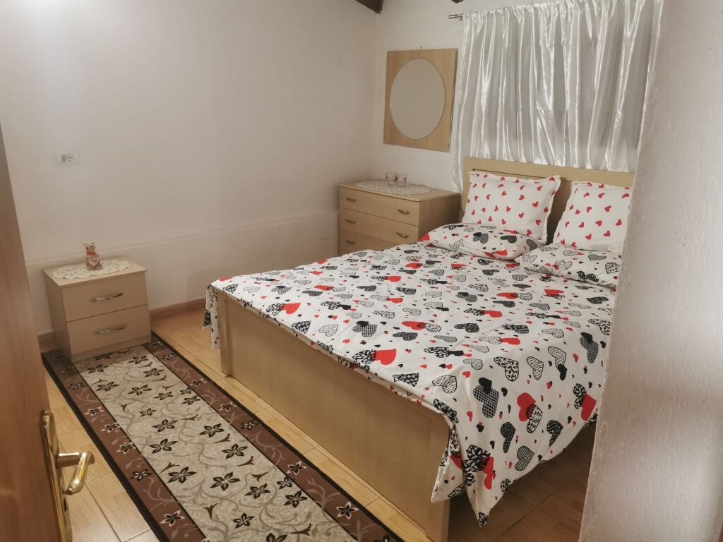 🏢Zogu I Boulevard, a 1+1 well-furnished apartment is for rent. 55,000Leke (negotiable)