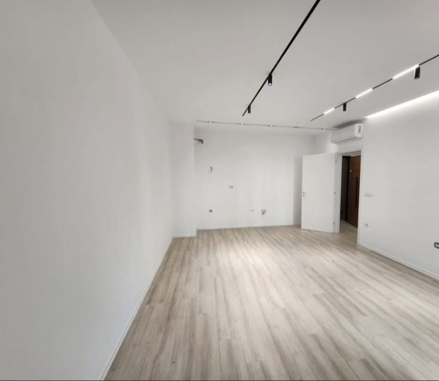 Zyre me qera tek Zogu i Zi Tirane