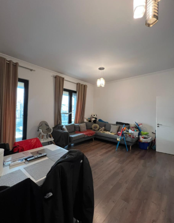 🏡 Shitet Apartament 2+1+2 – Square 21, Rruga e Kavajës📍