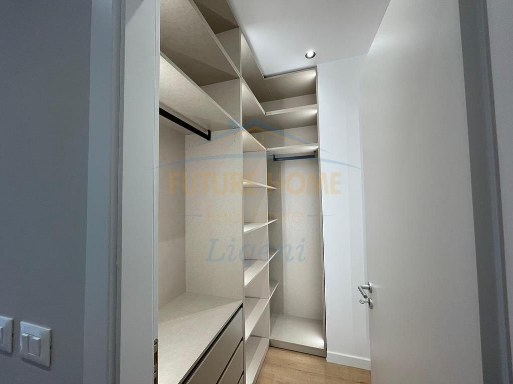 Affitto, Villa su 3 piani, Green Valley, Lago Secco, Tirana