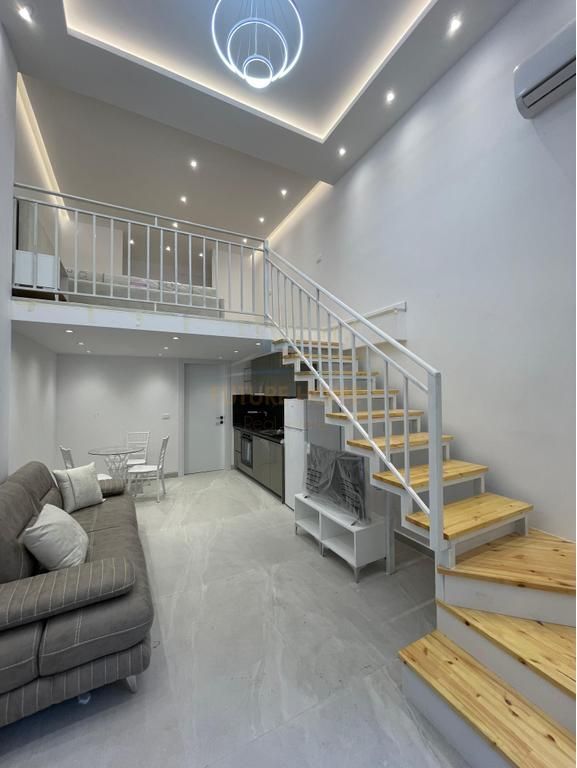 Qera, Apartament Loft, Fresku.