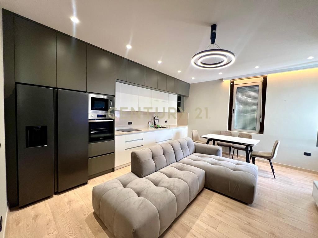 Rent, Kodra e Diellit, Modern Apartment 3+1+2 with Parking Space