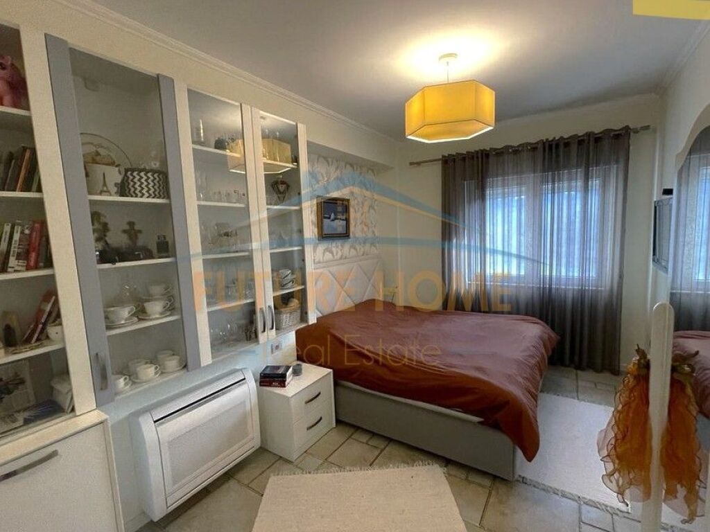 Shitet, Apartament 1+1, Rezidenca "Kodra e Diellit 1", Tiranë.