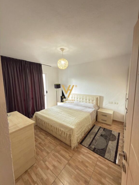 JEPET APARTAMENT 1+1 ME QERA TE MYSLYM SHYRI 45.000 LEKE