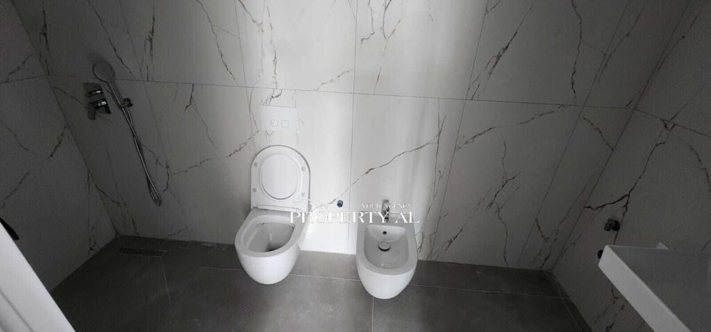 Modern Apartment for Sale – Regina Palm Resort, Radhimë