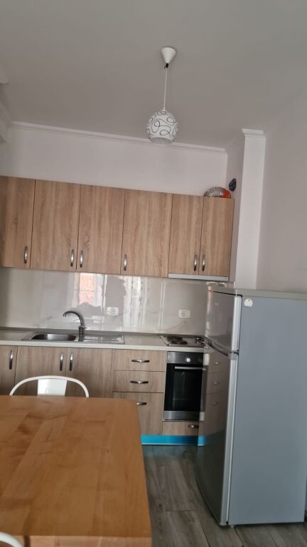Apartament 1+1 me qera tek 5 Maj