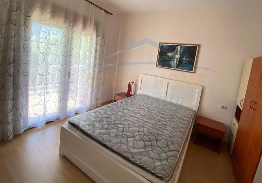 Qera, Duplex, Ali Demi, Tiranë.